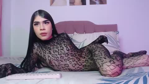 Sophia online show from October 2025 09:03:02 PM