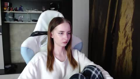 Cutti Crystal online show from March 2026 12:49:02 AM