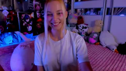 Snapshot of cuttie_ponyy chatting on October 2025 08:31:02 PM Nora online show from October 2025 08:31:02 PM