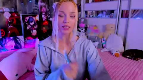Snapshot of cuttie_ponyy chatting on June 2026 12:32:02 AM Nora online show from June 2026 12:32:02 AM