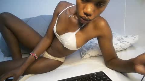 Snapshot of cutybella_ chatting on March 2025 05:11:01 AM cutybella_ online show from March 2025 05:11:01 AM