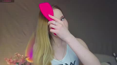 Snapshot of cuute_angell chatting on January 2025 04:52:02 PM Virginia See you on Sunday online show from January 2025 04:52:02 PM