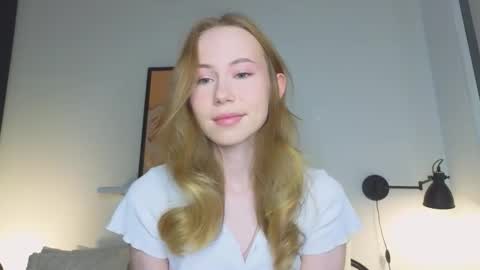 Snapshot of cuute_angell chatting on October 2025 05:02:02 PM Virginia See you on Sunday online show from October 2025 05:02:02 PM