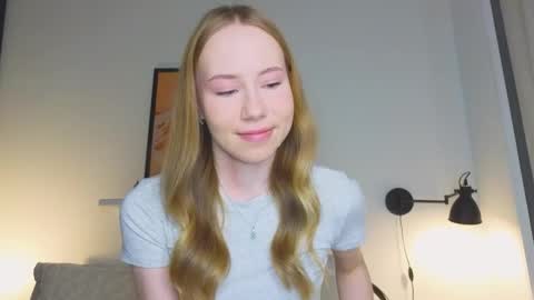 Snapshot of cuute_angell chatting on November 2025 05:14:01 PM Virginia See you on Sunday online show from November 2025 05:14:01 PM