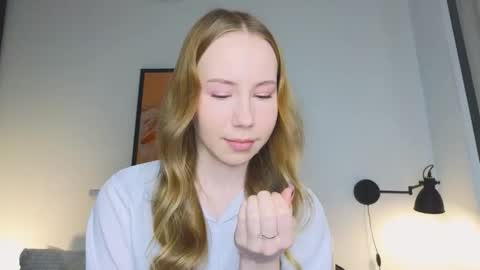 Snapshot of cuute_angell chatting on November 2025 05:13:01 PM Virginia See you on Sunday online show from November 2025 05:13:01 PM