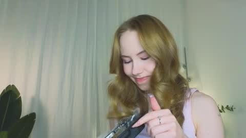 Snapshot of cuute_angell chatting on November 2025 05:12:01 PM Virginia See you on Sunday online show from November 2025 05:12:01 PM