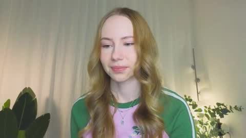 Snapshot of cuute_angell chatting on November 2025 05:13:02 PM Virginia See you on Sunday online show from November 2025 05:13:02 PM