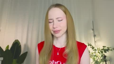 Snapshot of cuute_angell chatting on November 2025 05:13:02 PM Virginia See you on Sunday online show from November 2025 05:13:02 PM