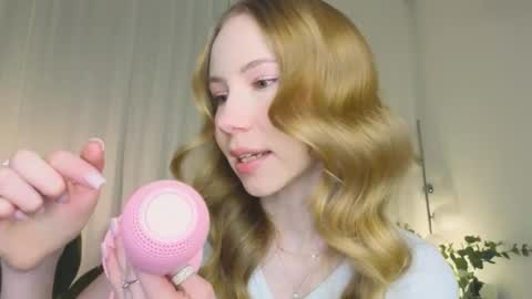 Snapshot of cuute_angell chatting on November 2025 05:14:02 PM Virginia See you on Sunday online show from November 2025 05:14:02 PM