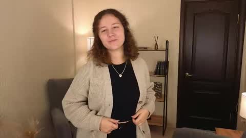 Lola online show from October 2025 01:22:01 PM