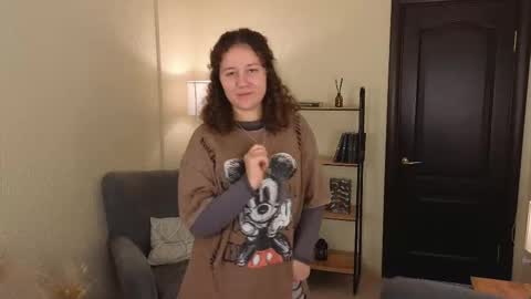 Lola online show from October 2025 01:12:01 PM