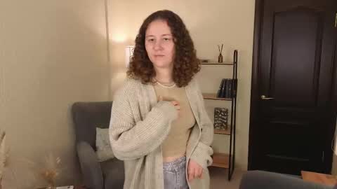 Lola online show from October 2025 01:25:02 PM