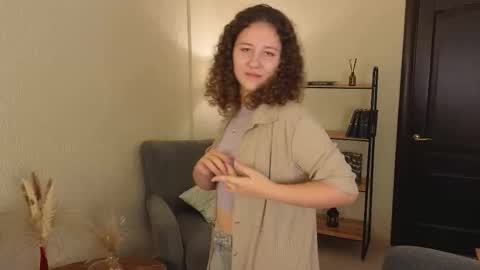 Lola online show from October 2025 02:07:01 PM
