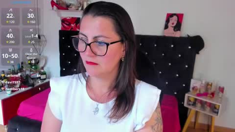 Mia  online show from February 2025 06:52:02 PM