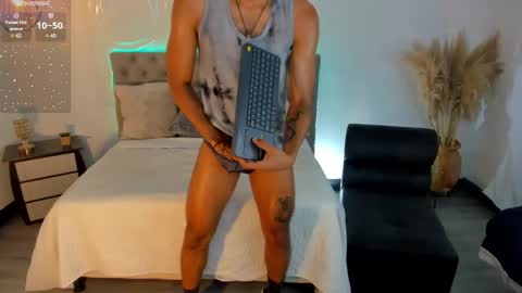 Mauricio online show from January 2025 08:47:01 PM