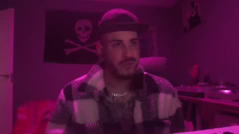 Snapshot of dabirdfree chatting on November 2025 01:18:01 AM Destroyer online show from November 2025 01:18:01 AM