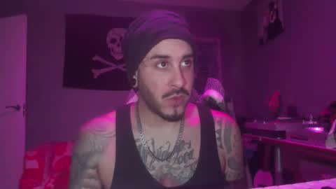 Snapshot of dabirdfree chatting on December 2025 04:28:02 AM Destroyer online show from December 2025 04:28:02 AM