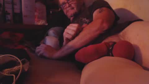 Snapshot of daddiesmonstercock chatting on December 2025 07:43:02 PM daddiesmonstercock online show from December 2025 07:43:02 PM