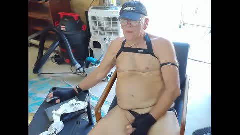 daddyass4u2breed online show from September 2025 01:12:01 PM