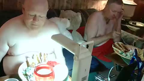 Snapshot of daddycubbyhubby chatting on October 2025 04:15:01 AM Daddy online show from October 2025 04:15:01 AM