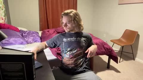 Snapshot of daddydaydrinkz chatting on February 2025 06:47:02 AM DaddydayDrinkz online show from February 2025 06:47:02 AM