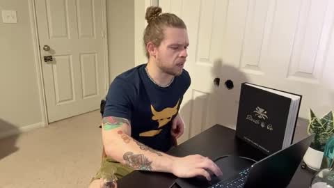 Snapshot of daddydaydrinkz chatting on March 2025 06:35:02 AM DaddydayDrinkz online show from March 2025 06:35:02 AM