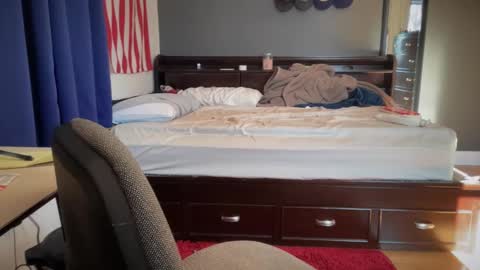 Snapshot of daddygmoney6969 chatting on January 2025 05:17:02 PM daddygmoney6969 online show from January 2025 05:17:02 PM