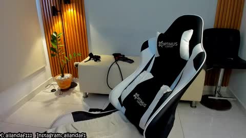 Snapshot of dafboy_ chatting on February 2025 02:06:02 PM Allan Daf online show from February 2025 02:06:02 PM