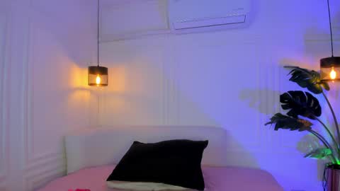 dafne_hillss online show from April 2026 11:25:02 AM