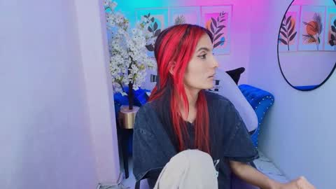 Snapshot of dafne_huges chatting on October 2025 07:38:02 PM dafne huges online show from October 2025 07:38:02 PM