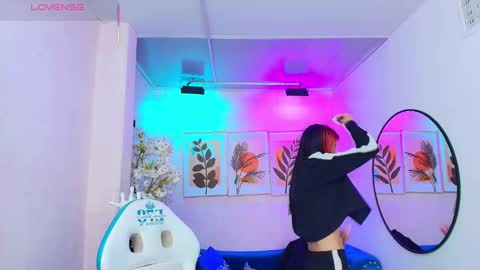 Snapshot of dafne_huges chatting on November 2025 07:12:01 PM dafne huges online show from November 2025 07:12:01 PM