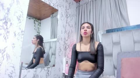 dafne_quenn online show from September 2025 12:37:01 PM