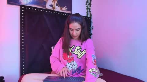 dafne_quenn online show from November 2025 01:07:02 PM
