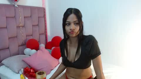 Snapshot of dafnnee_ross chatting on February 2025 12:11:01 PM DAFNNE online show from February 2025 12:11:01 PM