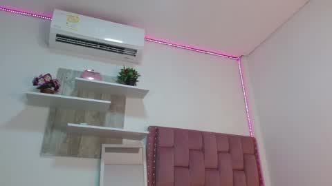 Snapshot of dafnnee_ross chatting on March 2025 12:12:01 PM DAFNNE online show from March 2025 12:12:01 PM