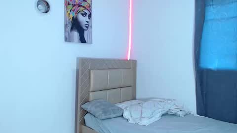 Snapshot of dafnnee_ross chatting on October 2025 03:35:02 PM DAFNNE online show from October 2025 03:35:02 PM