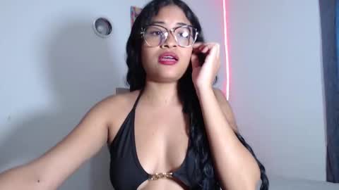 Snapshot of dafnnee_ross chatting on November 2025 03:34:02 PM DAFNNE online show from November 2025 03:34:02 PM