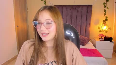 Dahlia online show from November 2025 01:39:01 AM