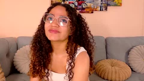 Snapshot of dahliabrowniee chatting on May 2026 02:06:01 AM Dahli online show from May 2026 02:06:01 AM