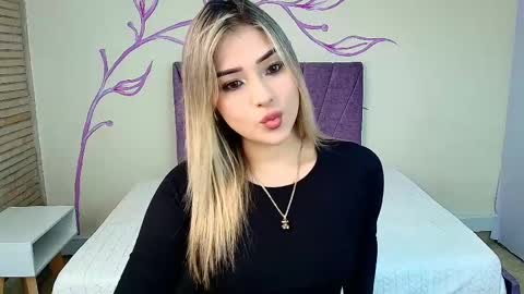 Snapshot of dahliamoore chatting on February 2025 07:49:01 PM Dahlia online show from February 2025 07:49:01 PM