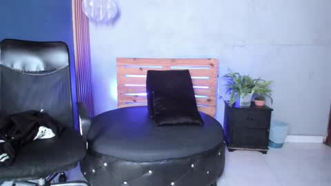 daiisy_kiss online show from October 2025 07:12:02 PM