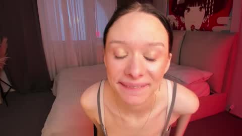 daily_glam online show from November 2025 12:16:02 PM