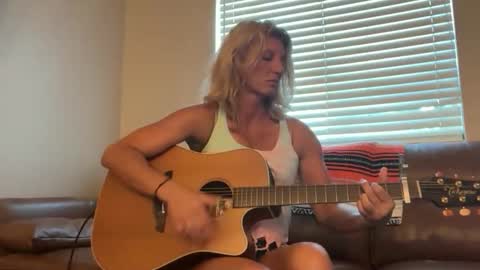 Snapshot of daisy9kat chatting on October 2025 03:18:02 PM Daisy137 online show from October 2025 03:18:02 PM