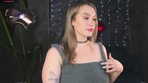 Viickie online show from March 2026 09:25:03 AM