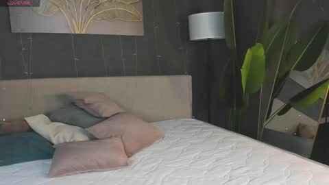 Viickie online show from May 2026 09:26:02 AM