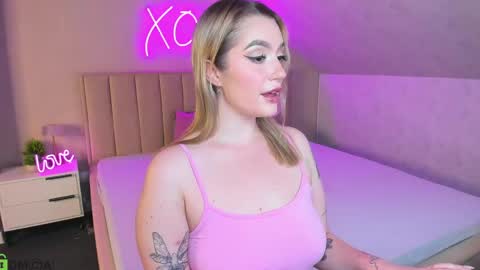 Viickie online show from June 2026 09:34:02 AM