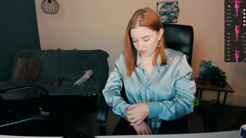 Little Di online show from December 2024 10:34:02 PM