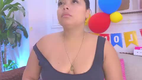 Snapshot of daisy_price chatting on June 2026 10:42:01 AM Daisy Price online show from June 2026 10:42:01 AM