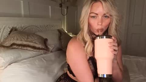 Daisy Dreams online show from March 2026 10:12:01 PM