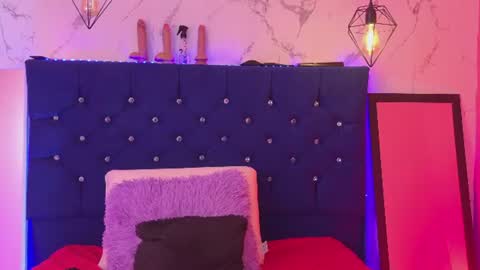 dakotaa_johnson online show from June 2026 07:03:02 PM
